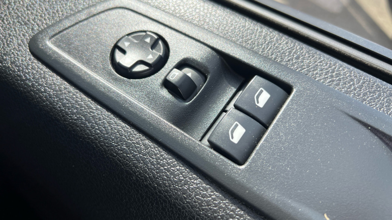 Peugeot Expert L2 Diesel 1.5 BlueHDi 120 Professional Van